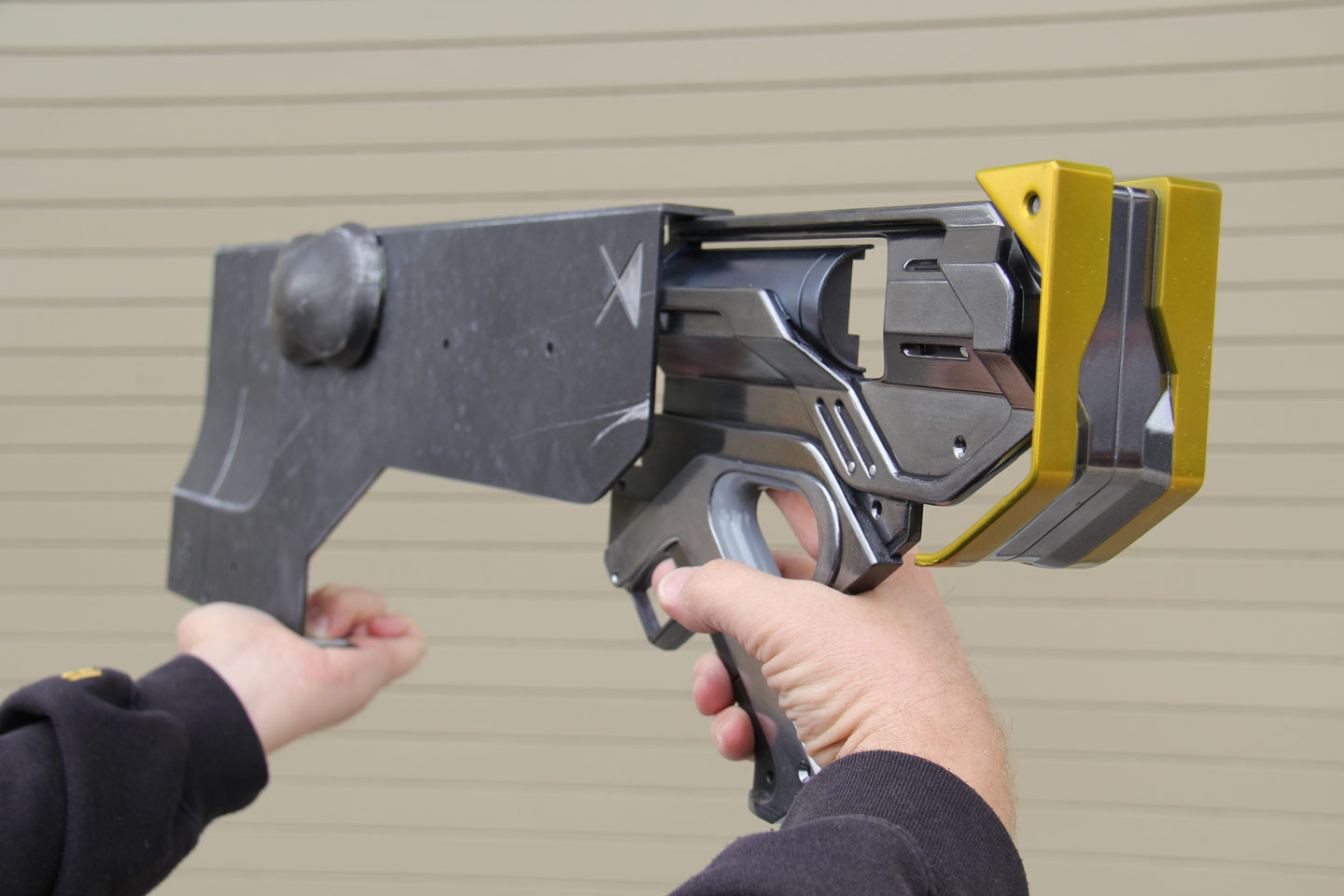 131122_Gun_paint_color_outside_REF_72867.jpg
