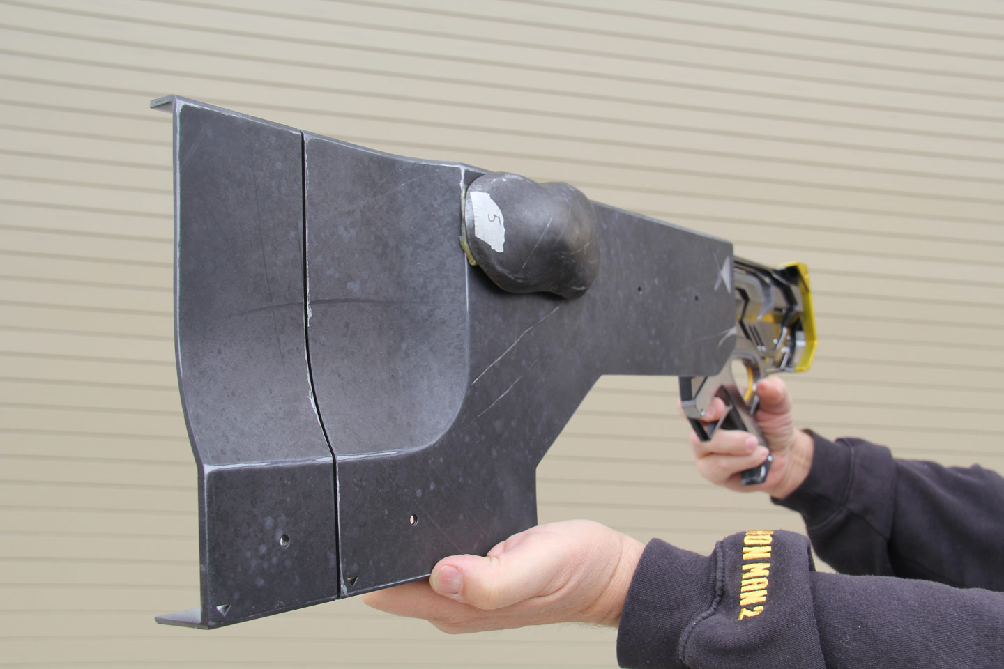 131122_Gun_paint_color_outside_REF_72869.jpg