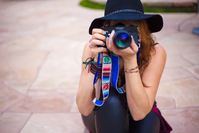 EST. SPOTLIGHT:  LOVEBIRDS LA