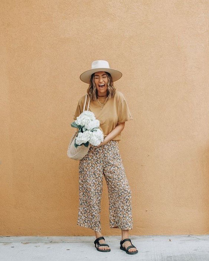 We weeded through the trends we know you will never wear, and found some fresh and exciting fashion looks with some classics returning for Spring 2022. Head to the site to take a look at 3 of the best Spring 2022 fashion trends for women that you wil