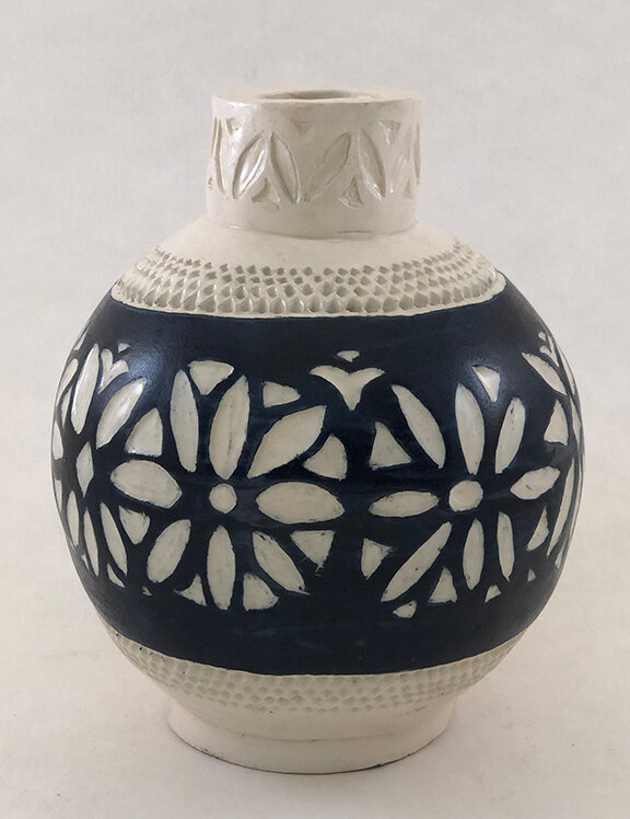 Mona Faham - Vase - front.jpg