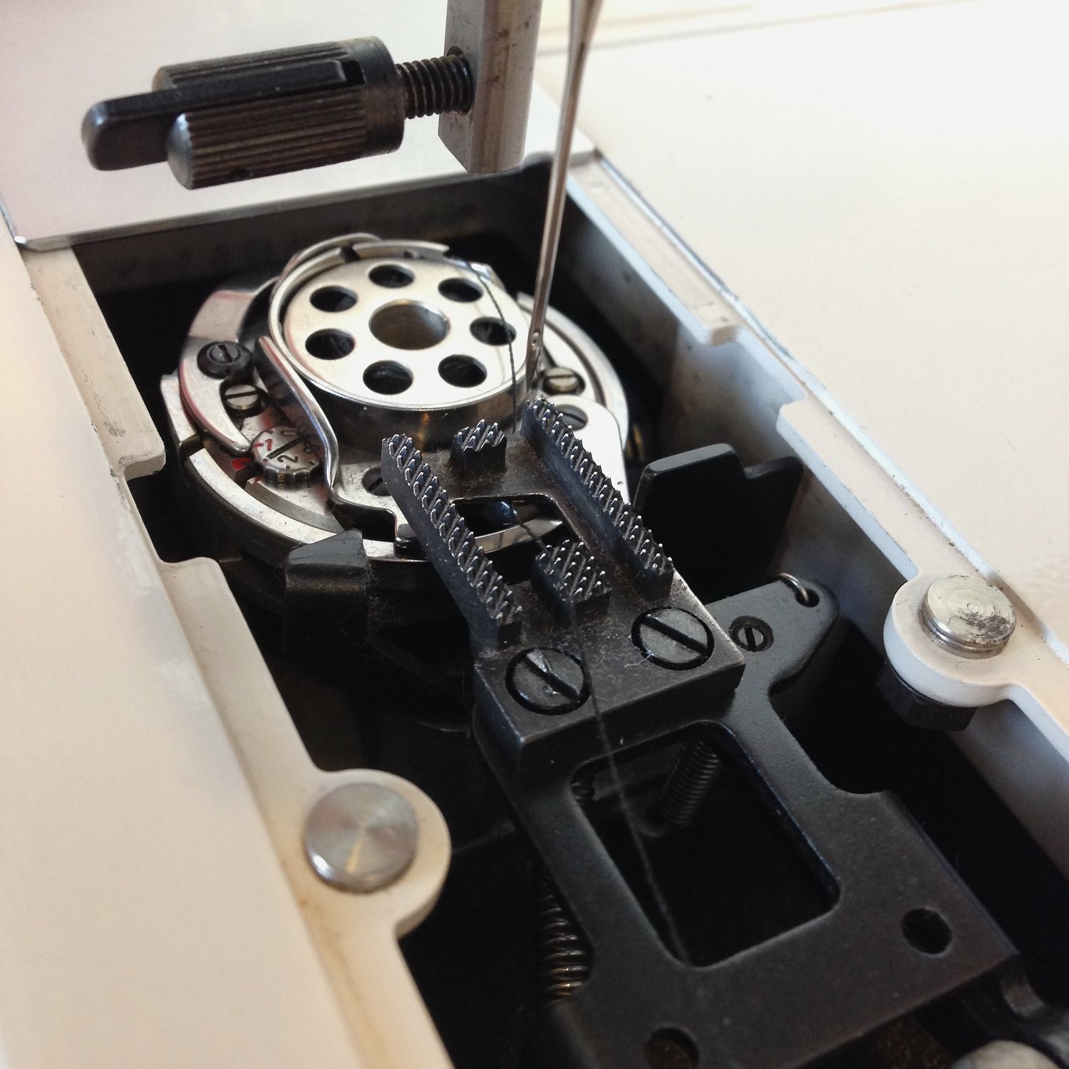 Elna Lotus Type 35 SP Review — Ashley and the Noisemakers