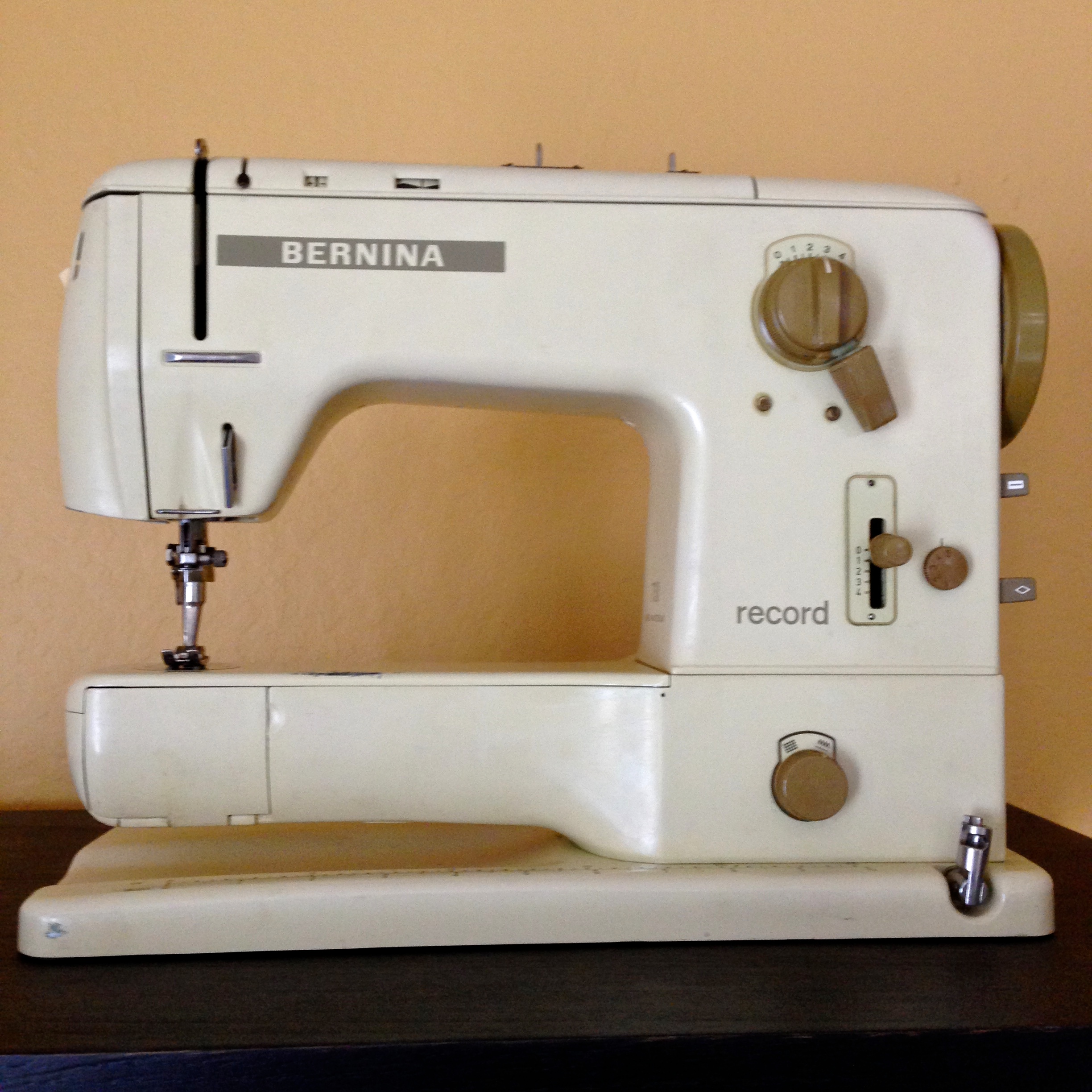 Rolled Hemmer Foot~4MM~ Vintage Pfaff household machines (low shank)