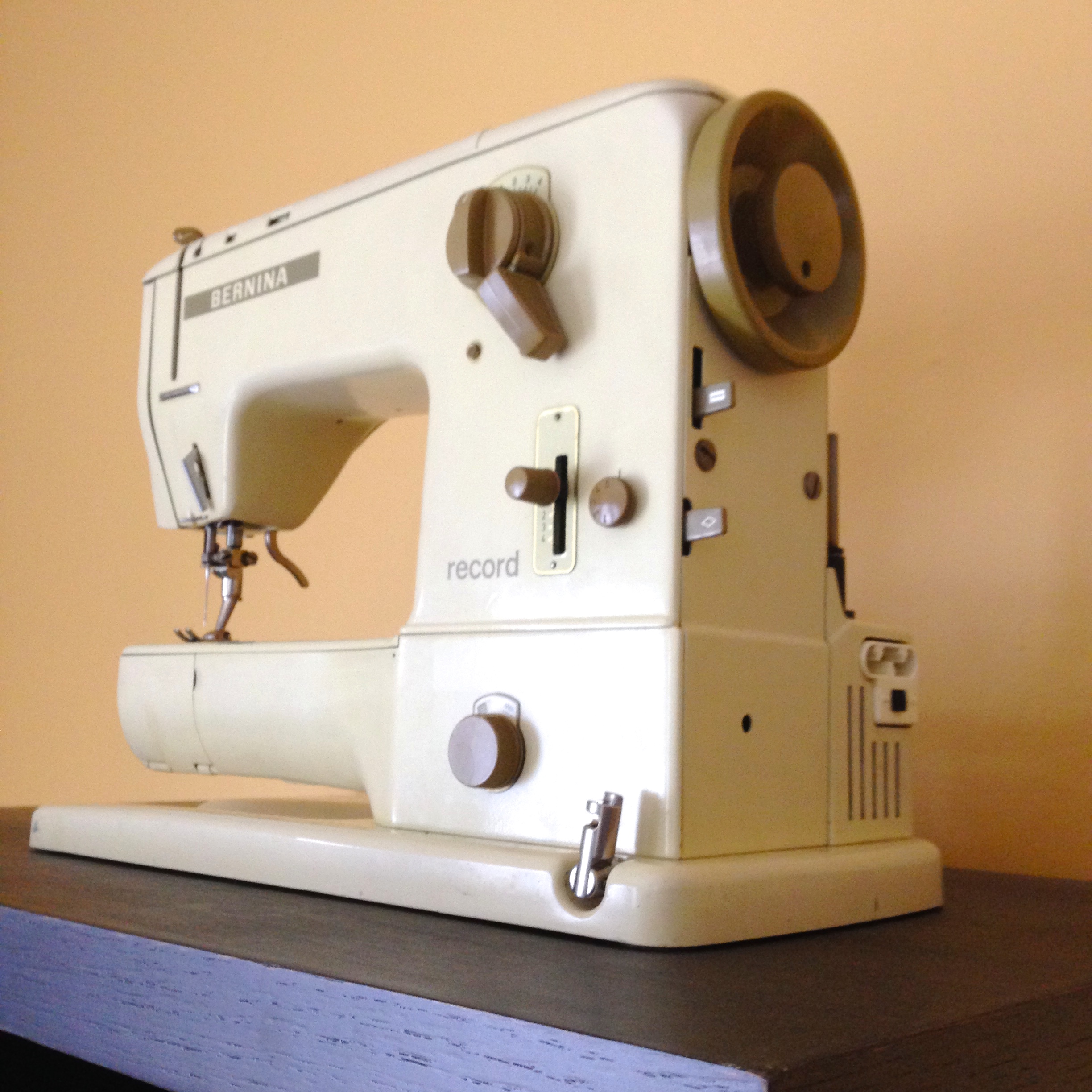 Bernina 730 Record Review — Ashley and the Noisemakers
