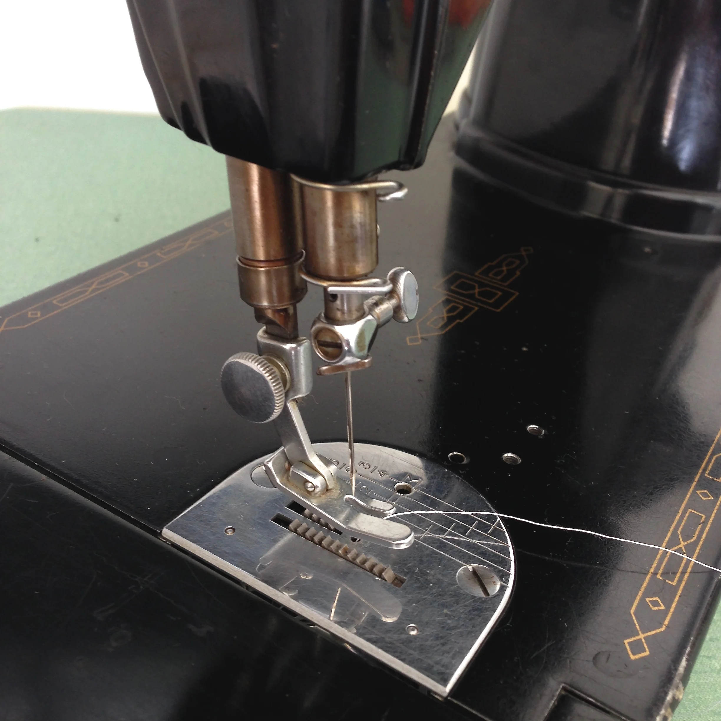 Singer 301a Review — Ashley and the Noisemakers