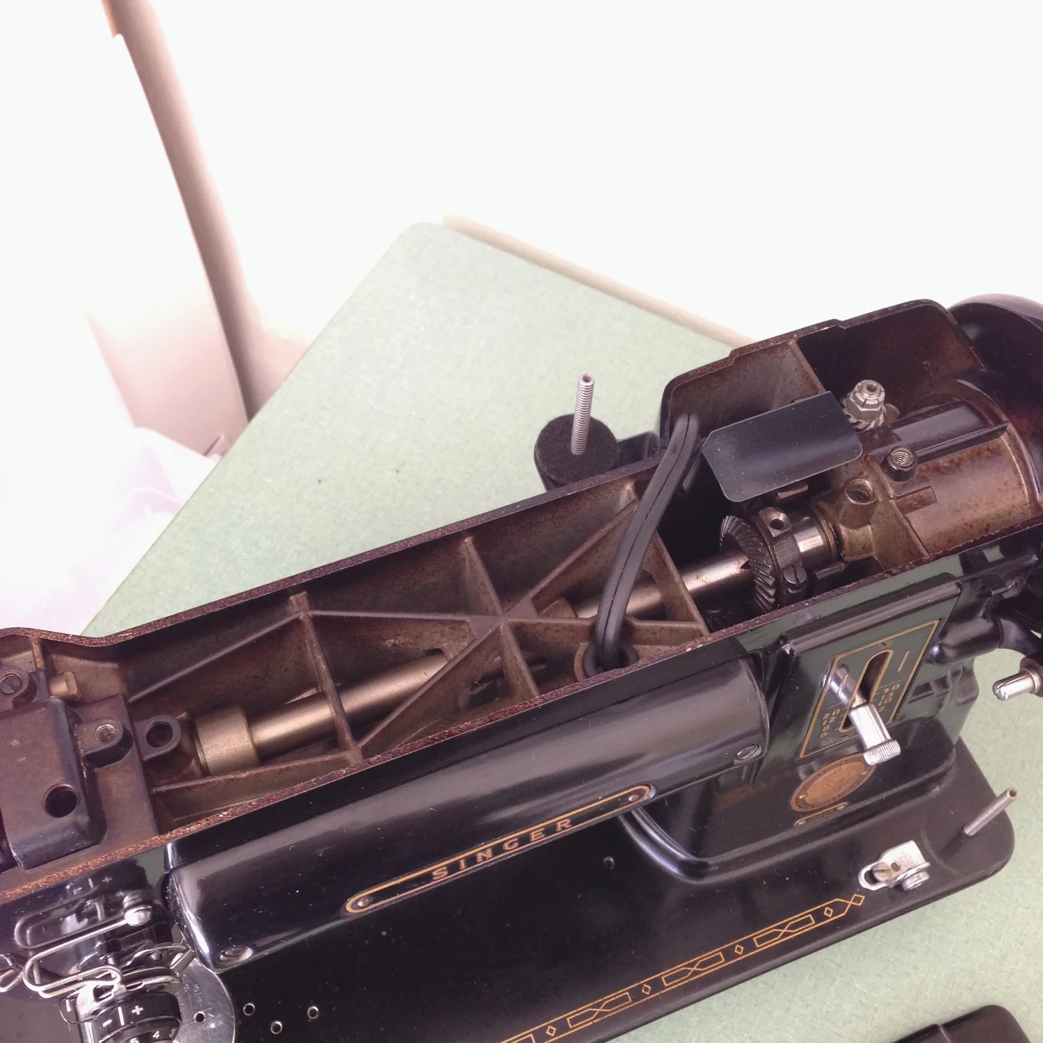 Singer 301a Review — Ashley and the Noisemakers