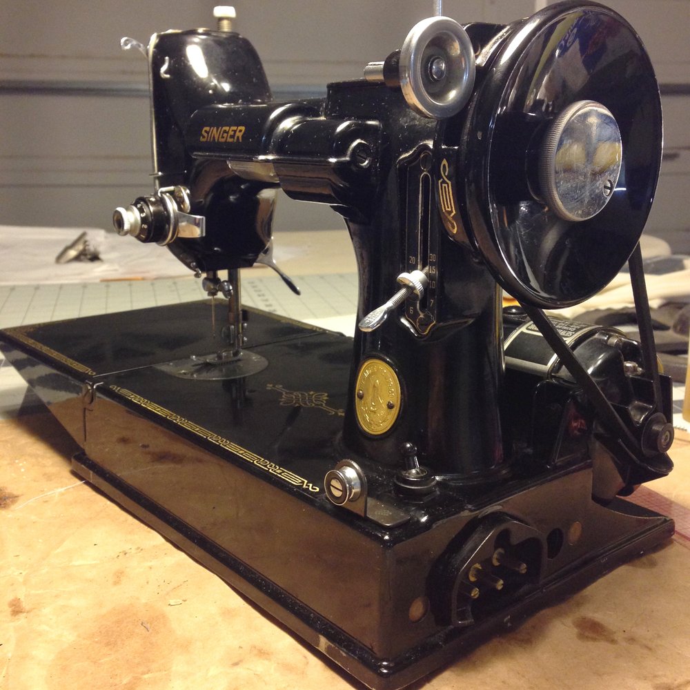 Singer Featherweight 221 Review — Ashley and the Noisemakers