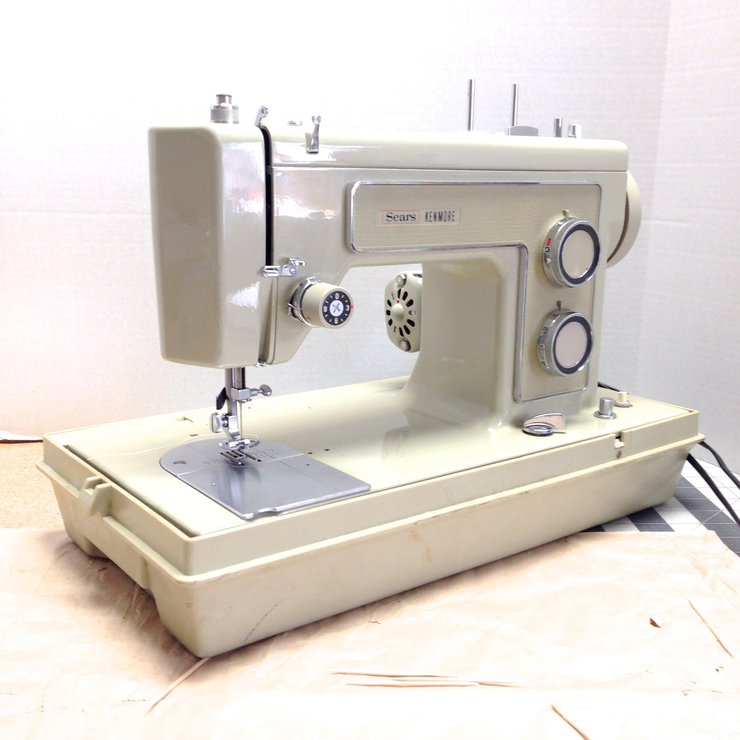Sears Kenmore 148.15600 (Model 1560) Sewing Machine – A Review