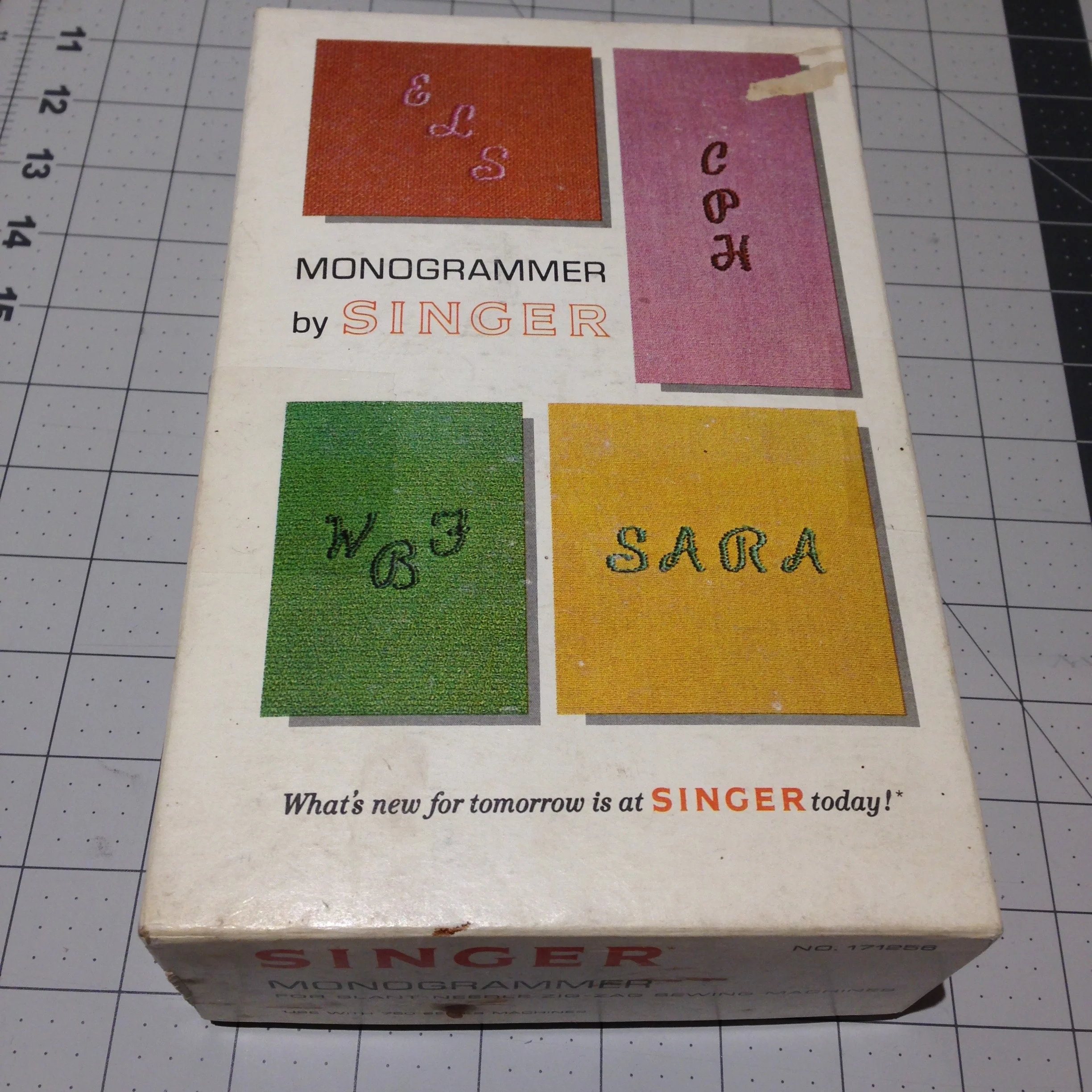 Singer-Monogrammer-000.jpg