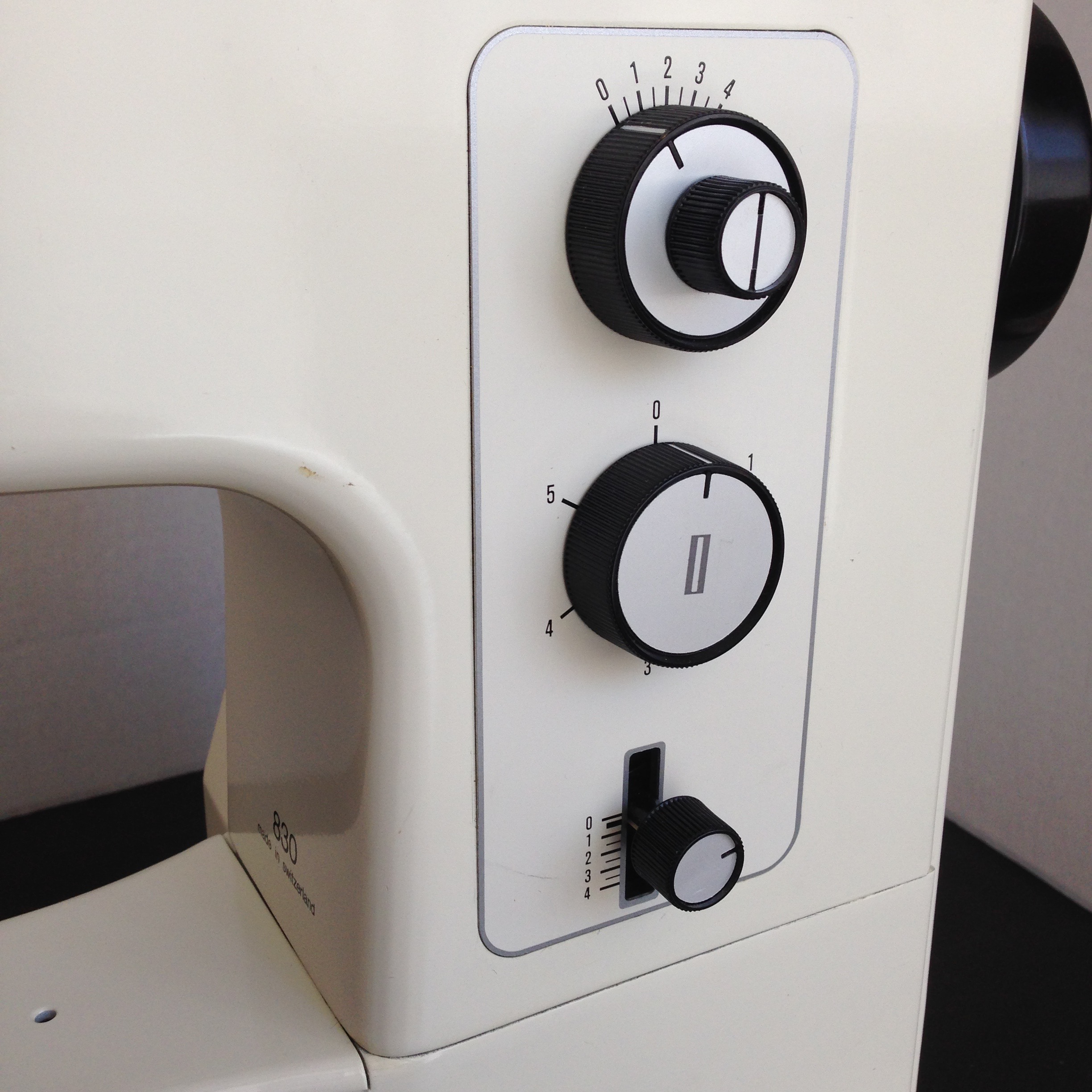 Bernina 830 Record Review — Ashley and the Noisemakers
