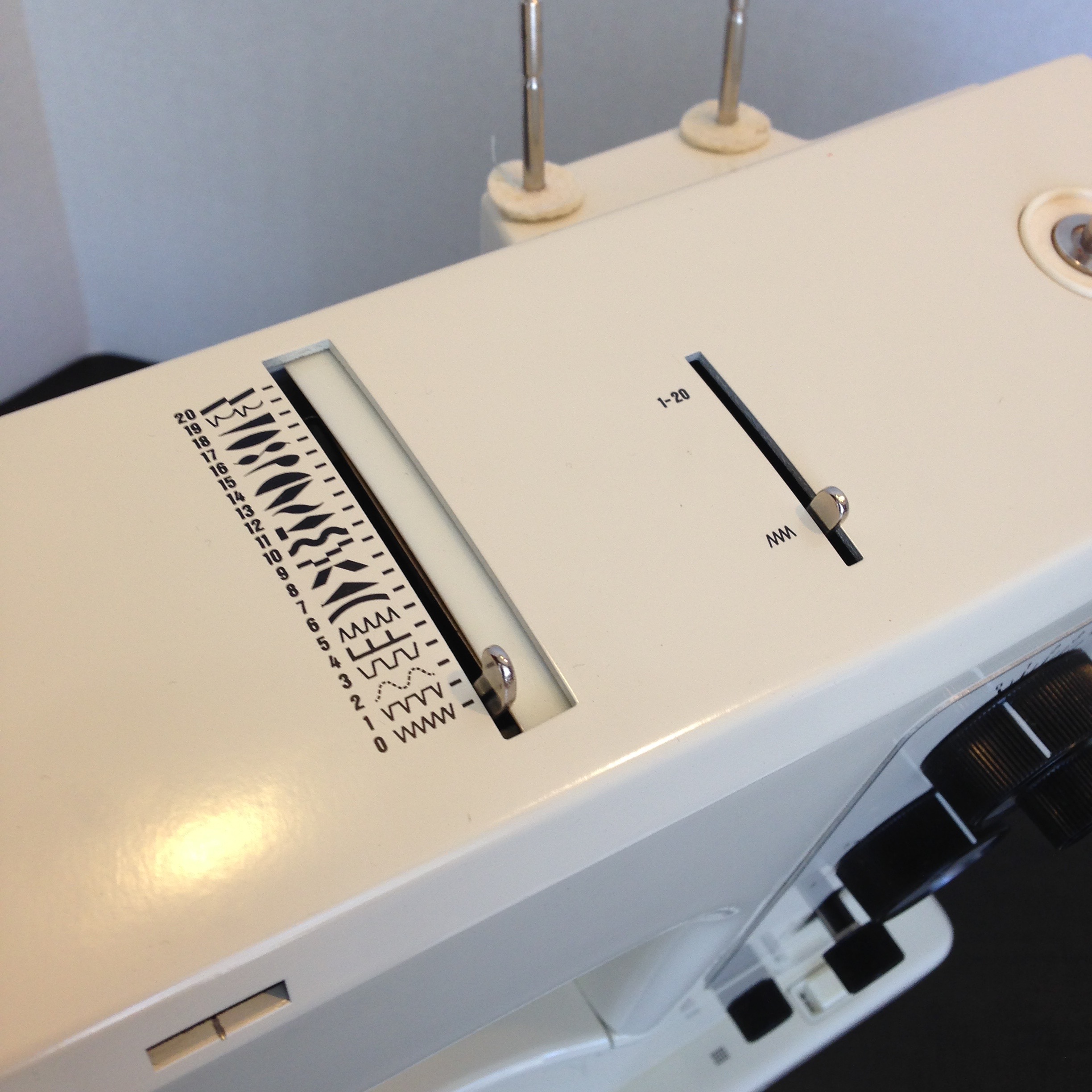 Bernina 830 Record Review — Ashley and the Noisemakers
