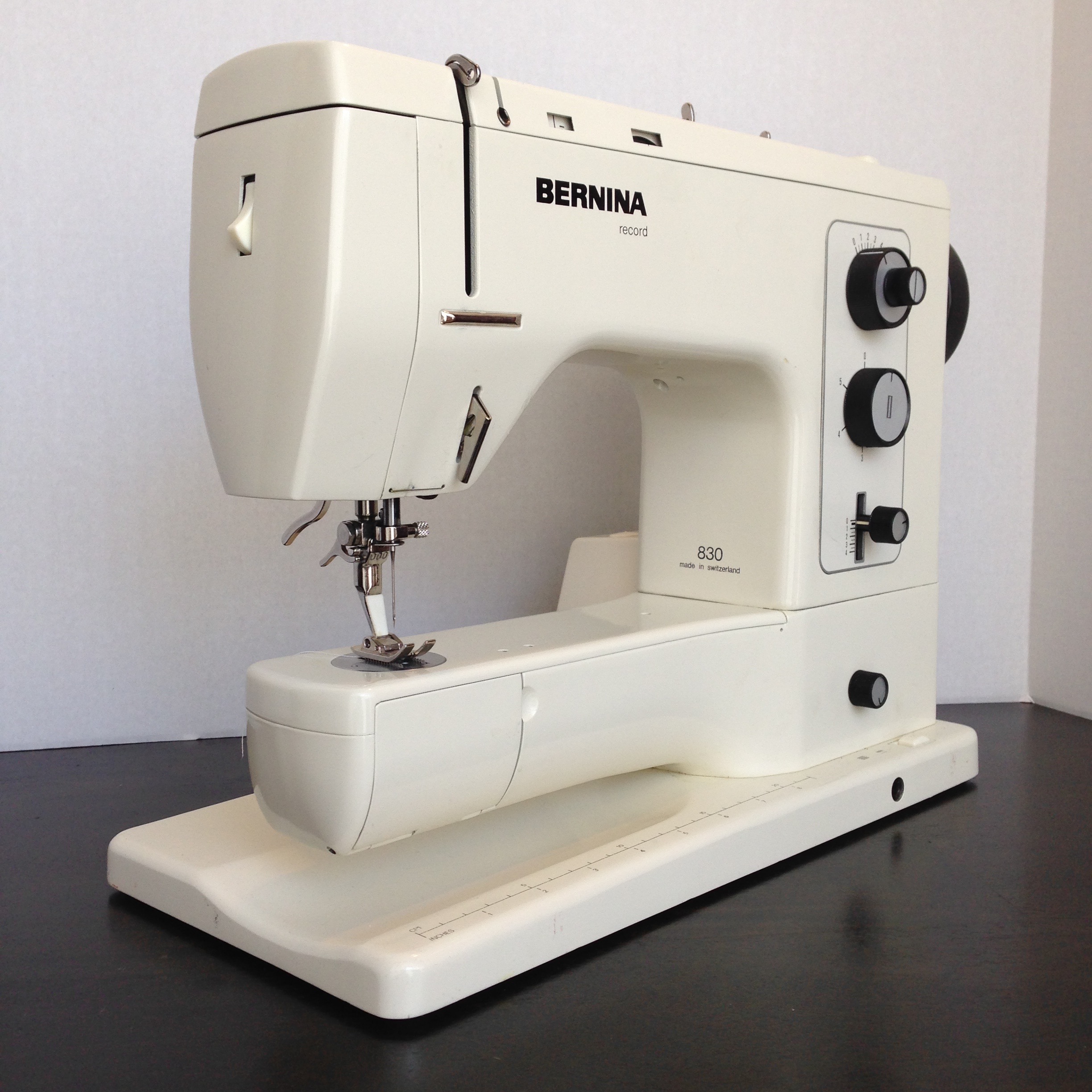 Bernina 830 Record Review