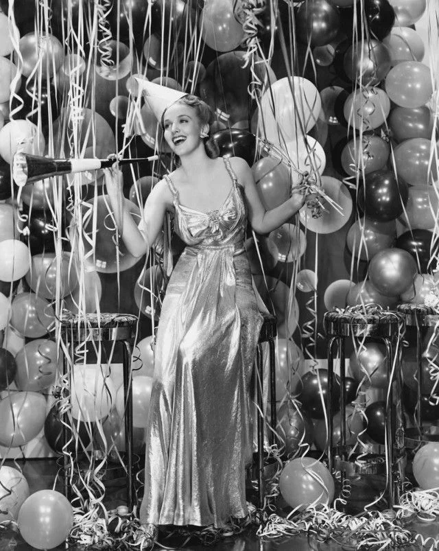 d025e8c5f0550ddf85c770b4cbc6d64f--happy-new-years-eve-happy-new-year-everyone.jpg