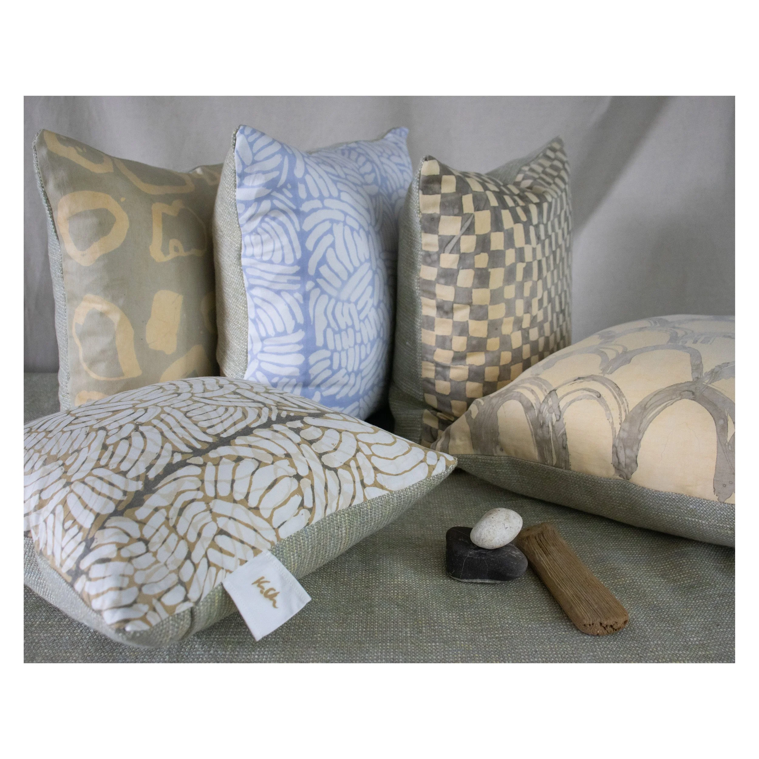 FIVE CUSHIONS SQUARE WHITE.jpg