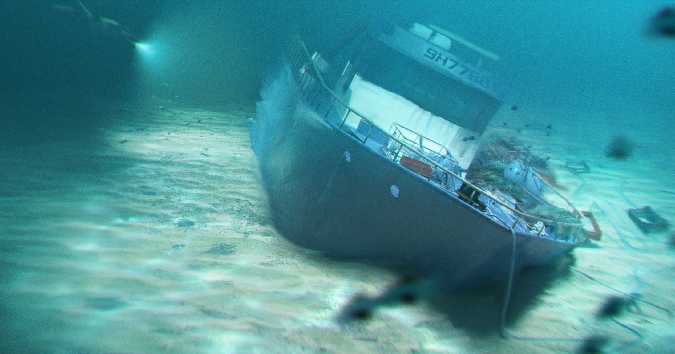 trawler_ext_view2_01_deepfear_211230_JJ.jpg