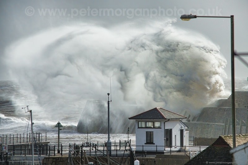 Storm Porthcawl Harbour 20140208_47.jpg