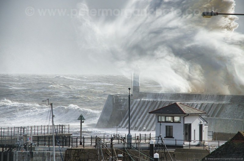 Storm Porthcawl Harbour 20140208_55.jpg