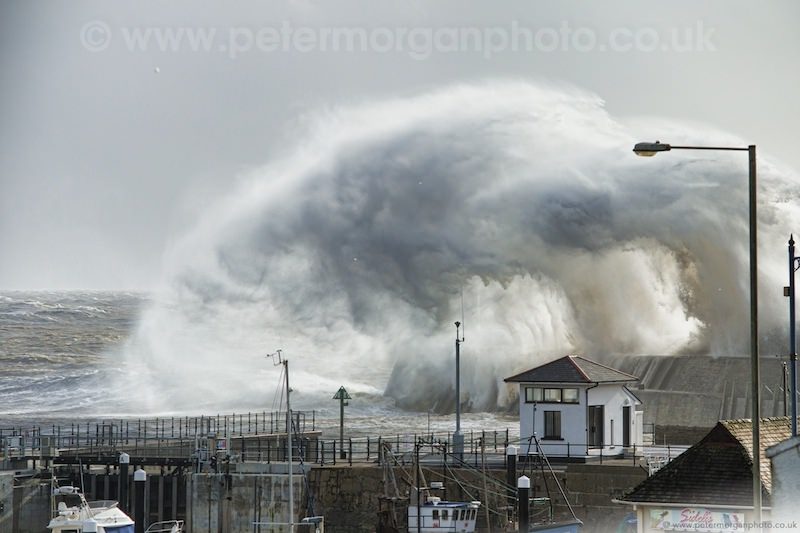 Storm Porthcawl Harbour 20140208_84.jpg