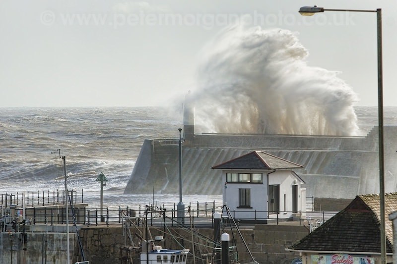 Storm Porthcawl Harbour 20140208_132.jpg