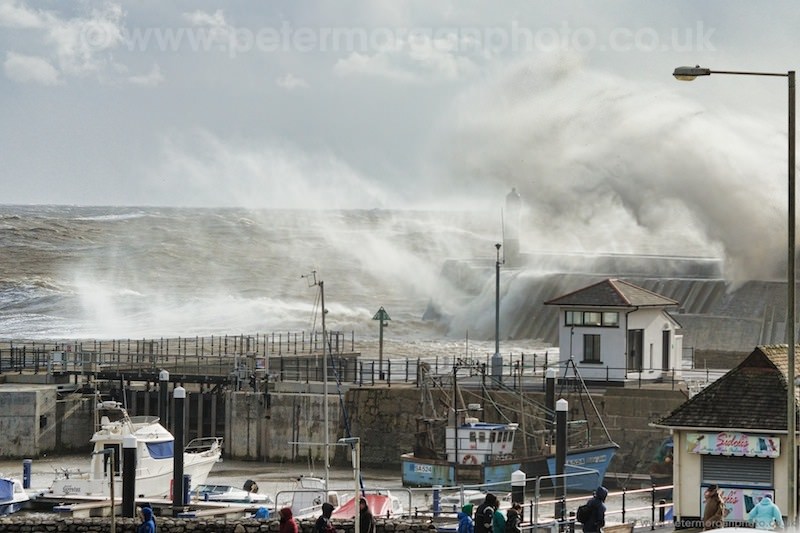 Storm Porthcawl Harbour 20140208_215.jpg
