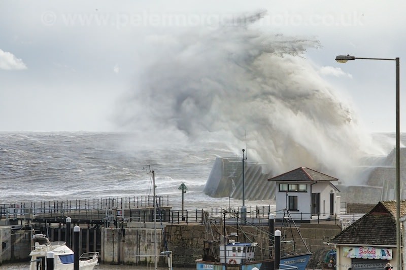 Storm Porthcawl Harbour 20140208_288.jpg