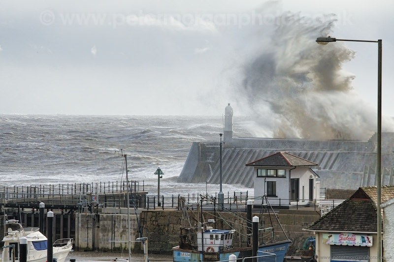 Storm Porthcawl Harbour 20140208_283.jpg