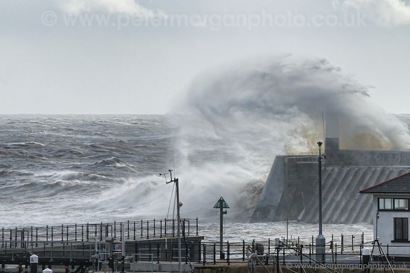 Storm Porthcawl Harbour 20140208_304.jpg