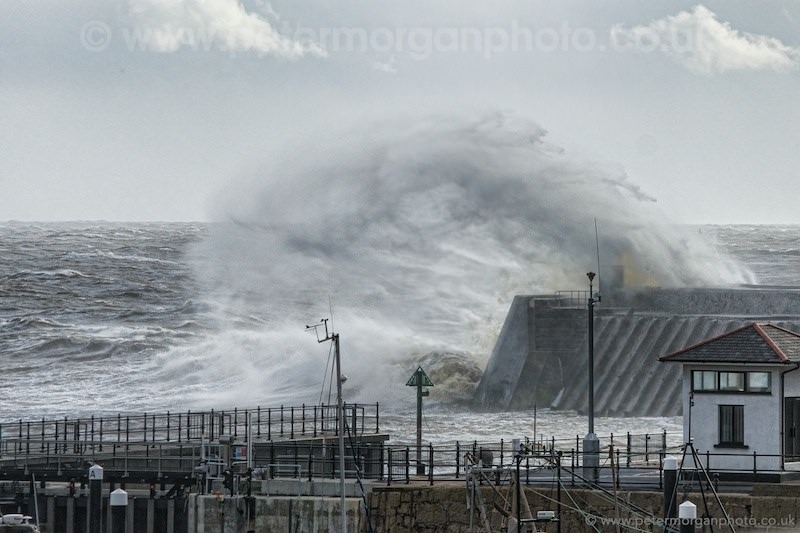 Storm Porthcawl Harbour 20140208_305.jpg