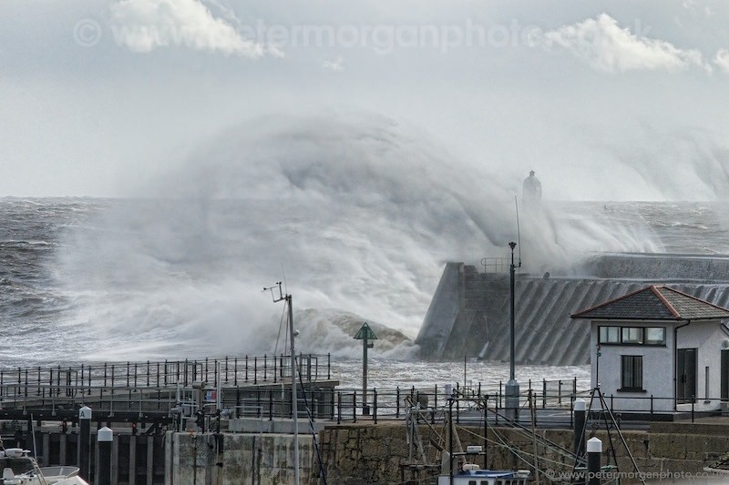 Storm Porthcawl Harbour 20140208_306.jpg