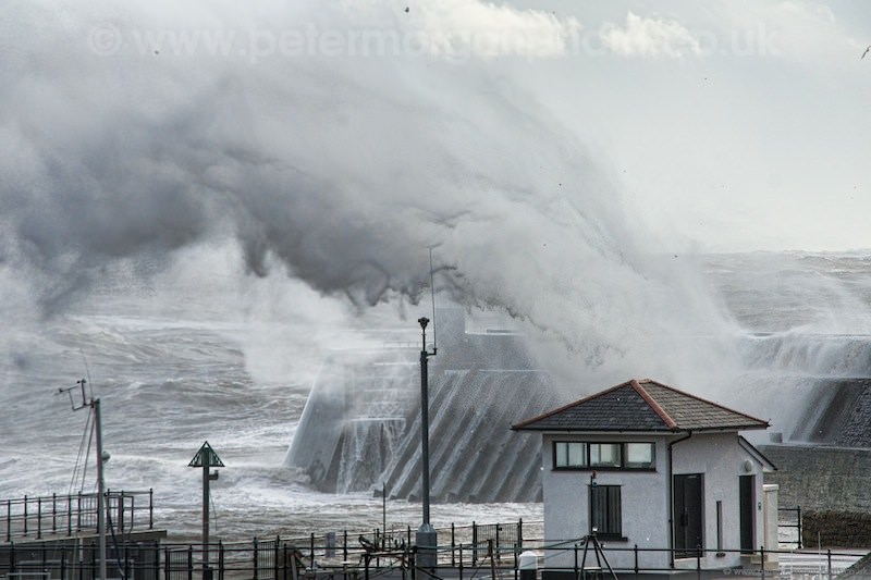 Storm Porthcawl Harbour 20140208_314.jpg