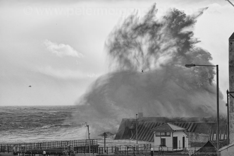 Storm Porthcawl Harbour 20140208_370.jpg
