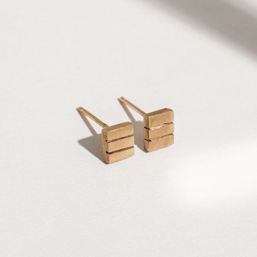 Triptych gold studs