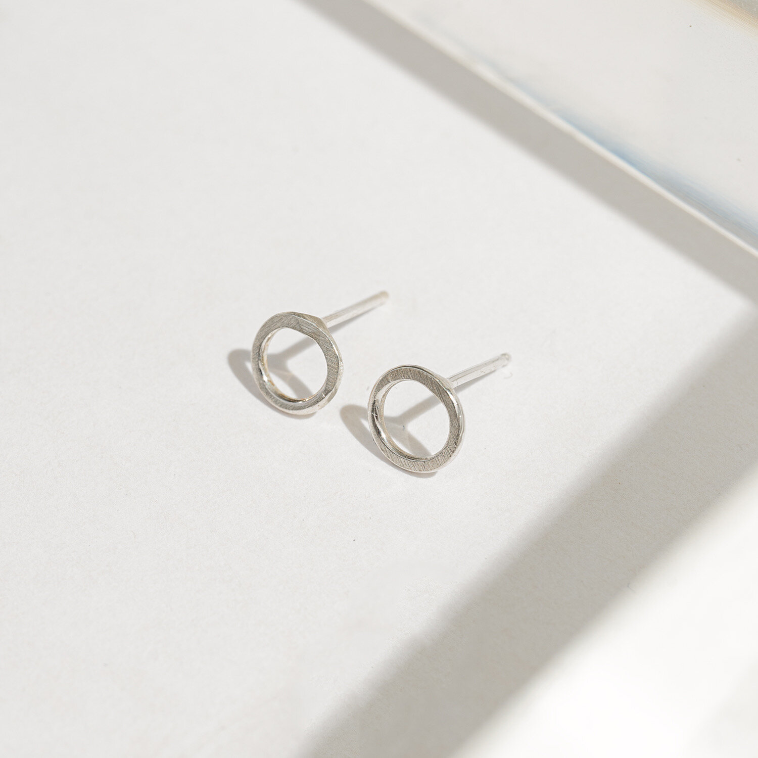 Simple circle studs