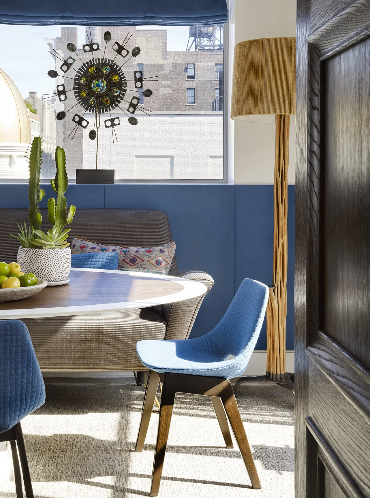 LUXE_121 W21_Breakfast Room_2_photo Peter Murdock.jpg
