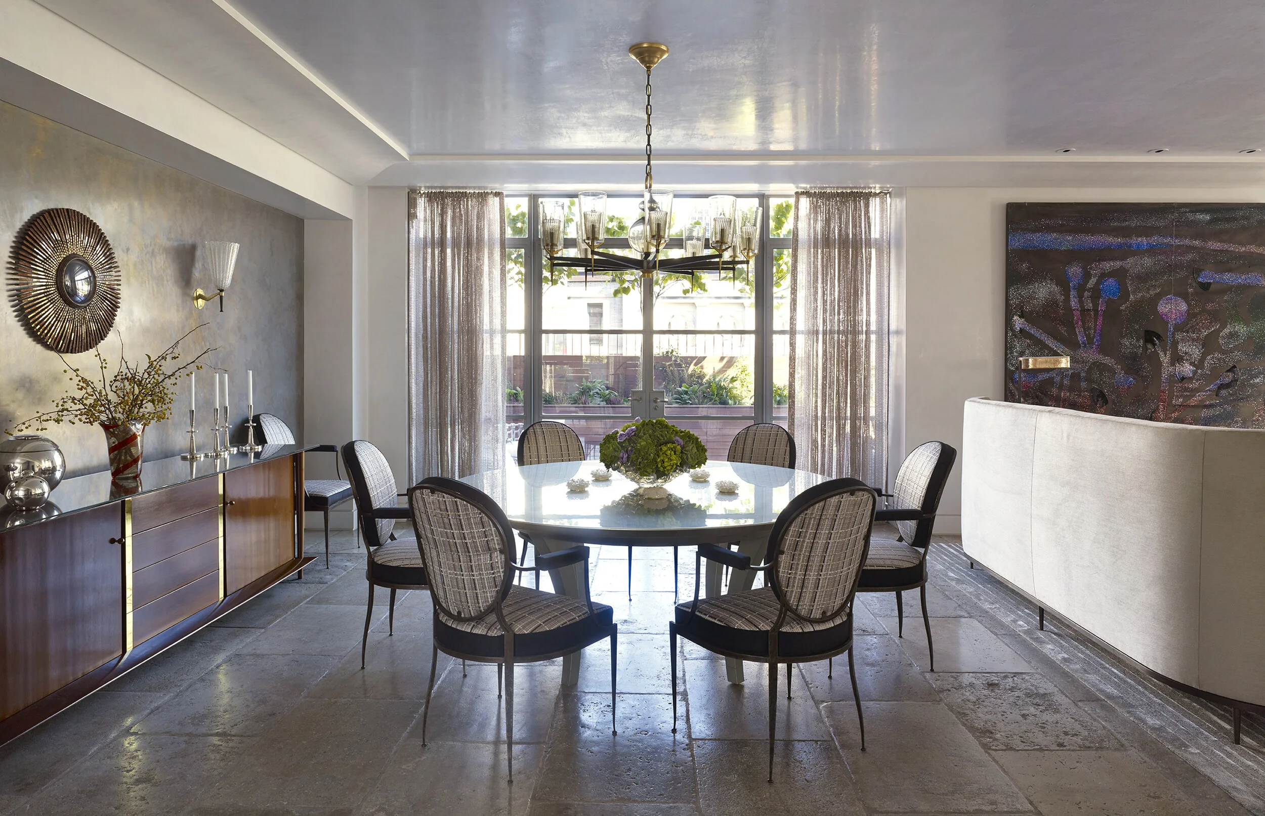 LUXE_121 W21_Dining Room_2_photo Peter Murdock.jpg
