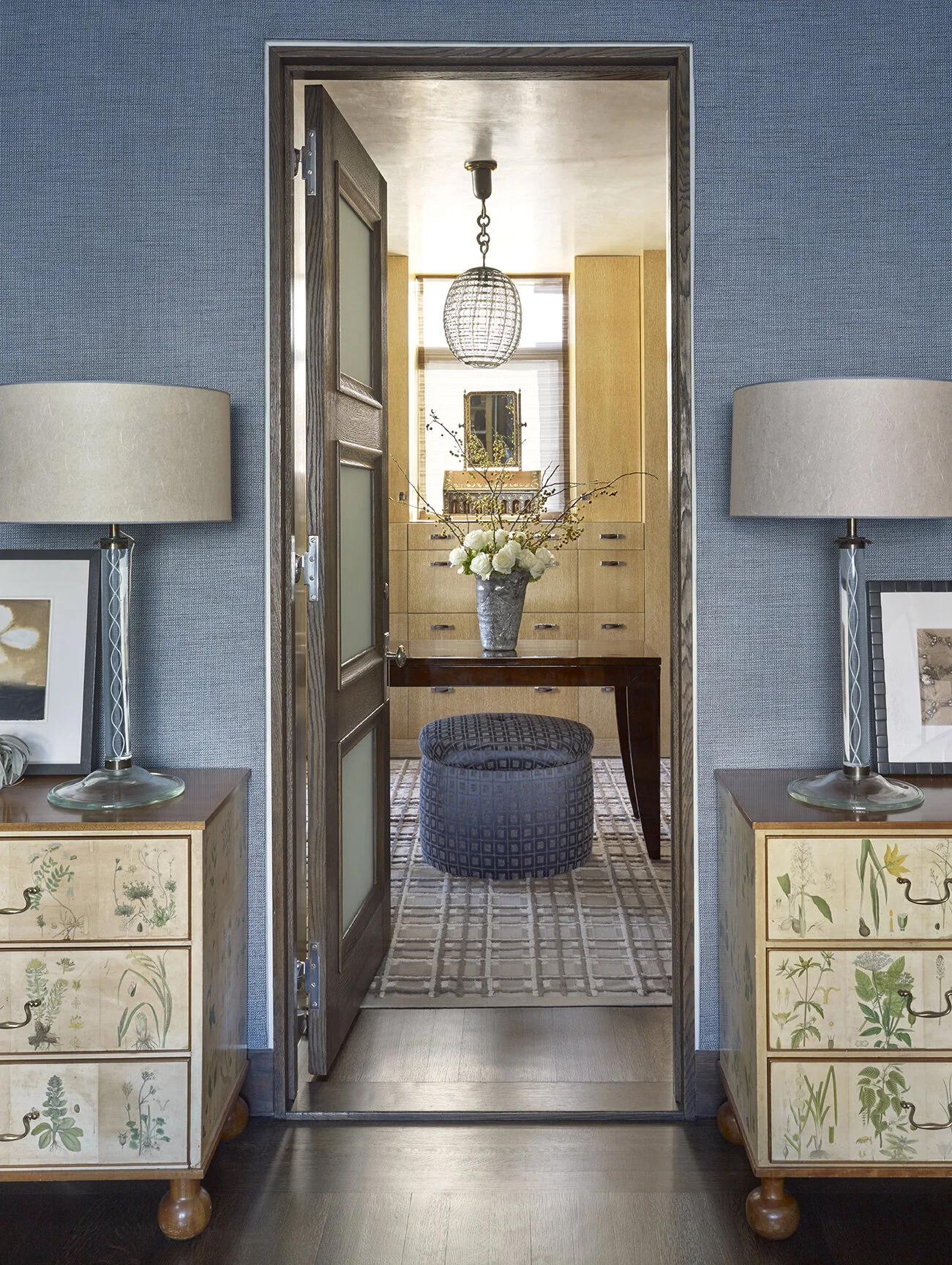 LUXE_121 W21_Dressing Room_photo Peter Murdock.jpg