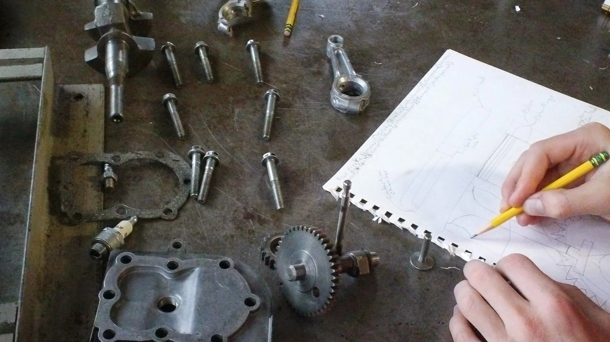 Here you can see examples of the engine parts.