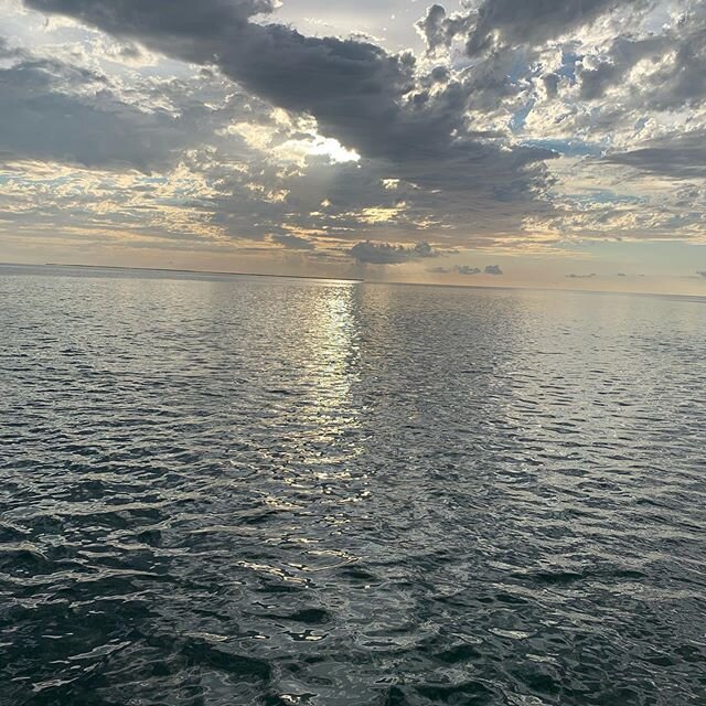 Sunset in The Marquesas Keys. 
#livethatfeeling #sterngroup #sterncast #florida #fishing #leadtheway #seavee32 #baitmasters #followback #goboldy #mercuryproteam #teammercury #mercurymarine @mercurymarine
#fishmapping #garmin #gxm54 #baitmaster