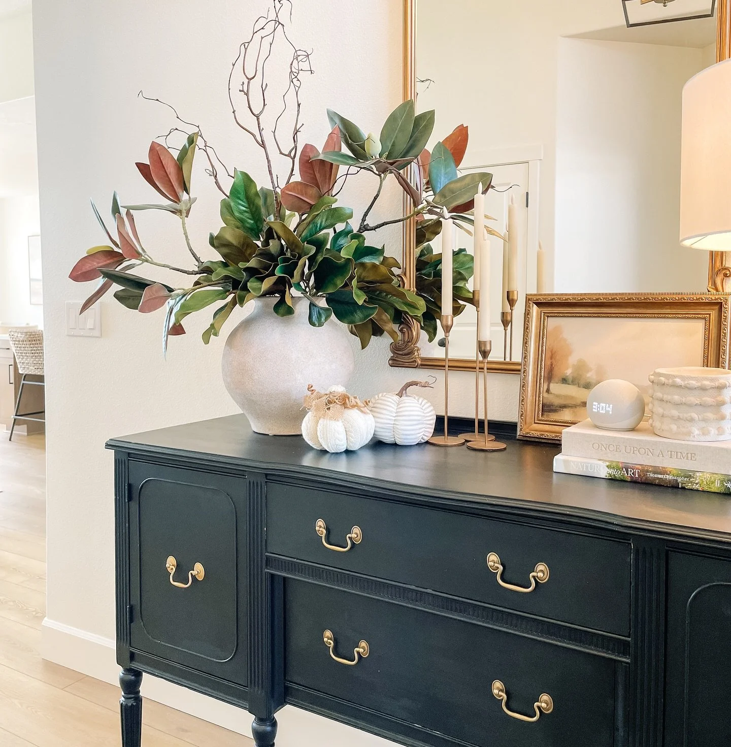 Little pops of Fall are showing up in our home 🍁

🖥️ www.delightfulorder.com

#delightfulorder #home #homestyle #falldecorations #falldecorating #fallhomedecor #popsoffall #decor #homedecorating