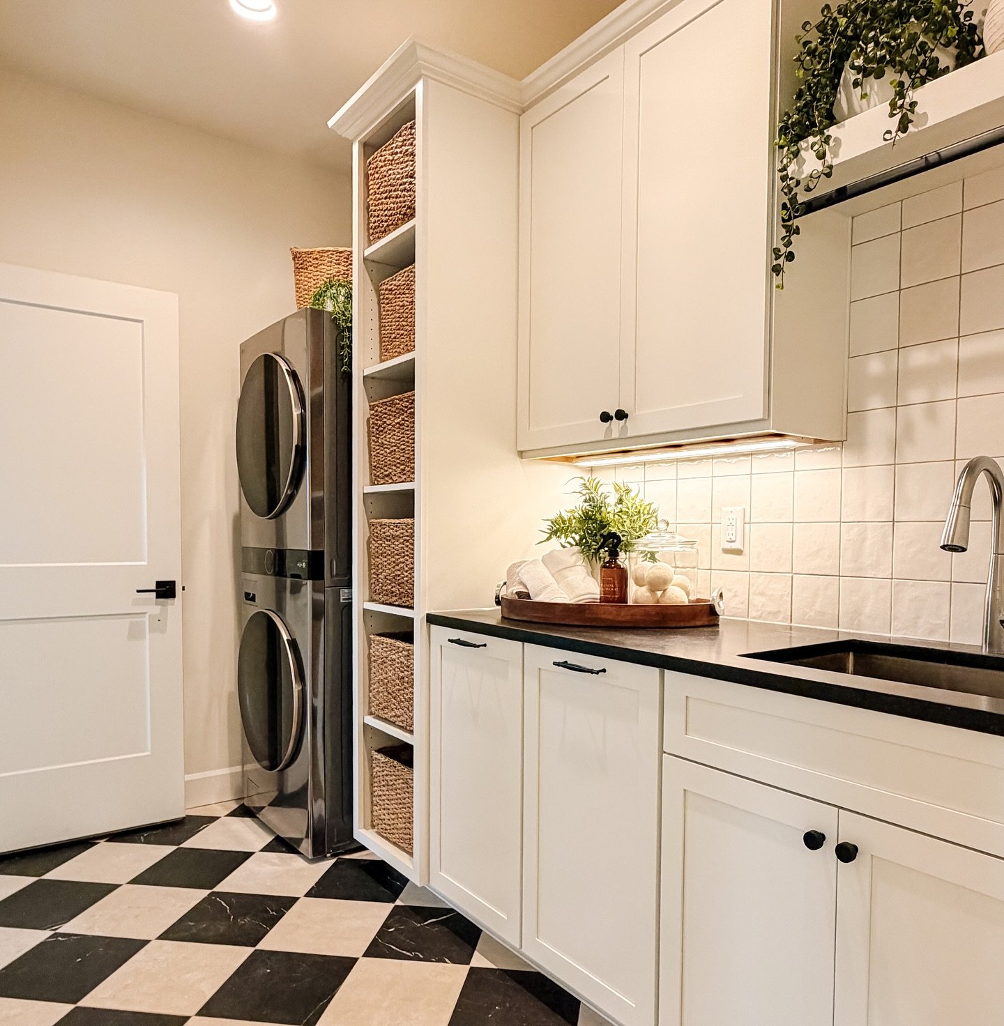 A laundry room can be both beautiful and functional! 🤍

Sharing a little glimpse of this gorgeous laundry room from a recent stage I had the pleasure of working on. The details, textures, and finishes all came together to create a beautifully organi