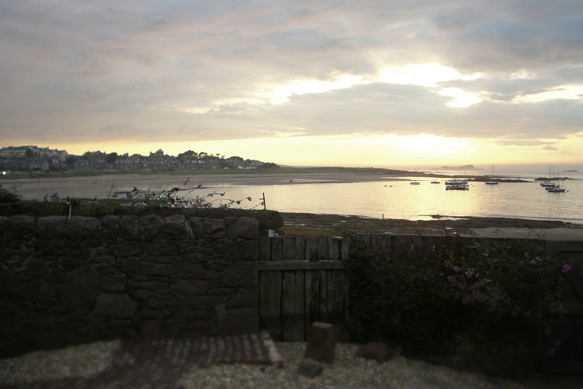 Coldingham-beachut.jpg