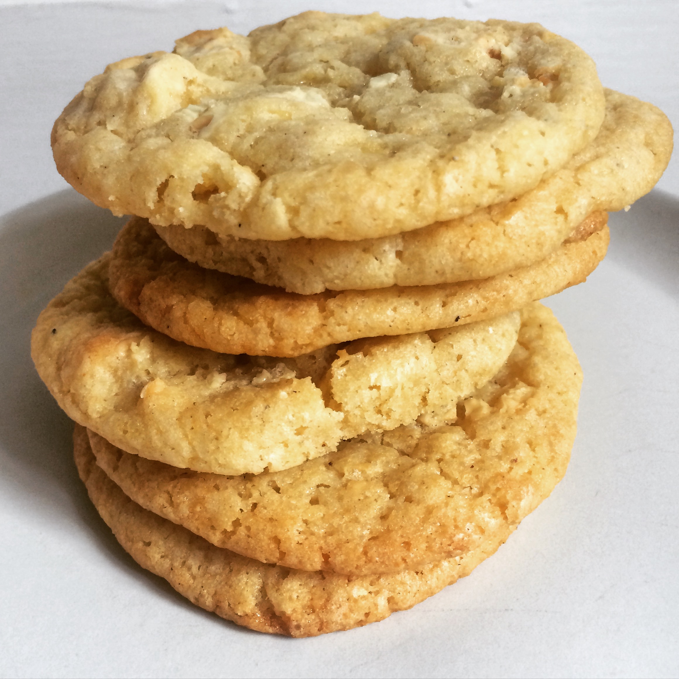 Cardamom, lemon zest and white chocolate cookies