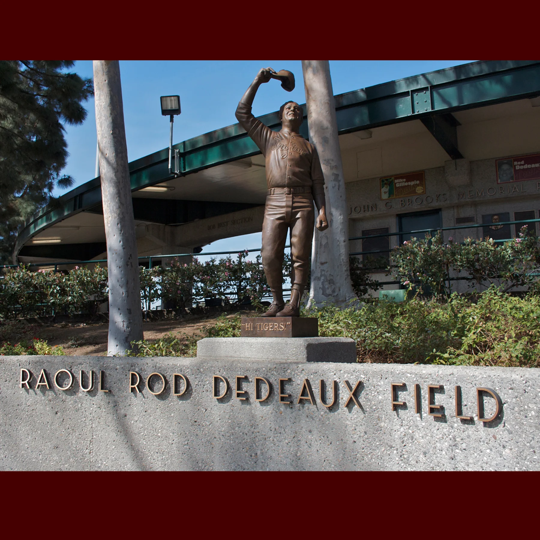 web-s-dedeaux-1.jpg