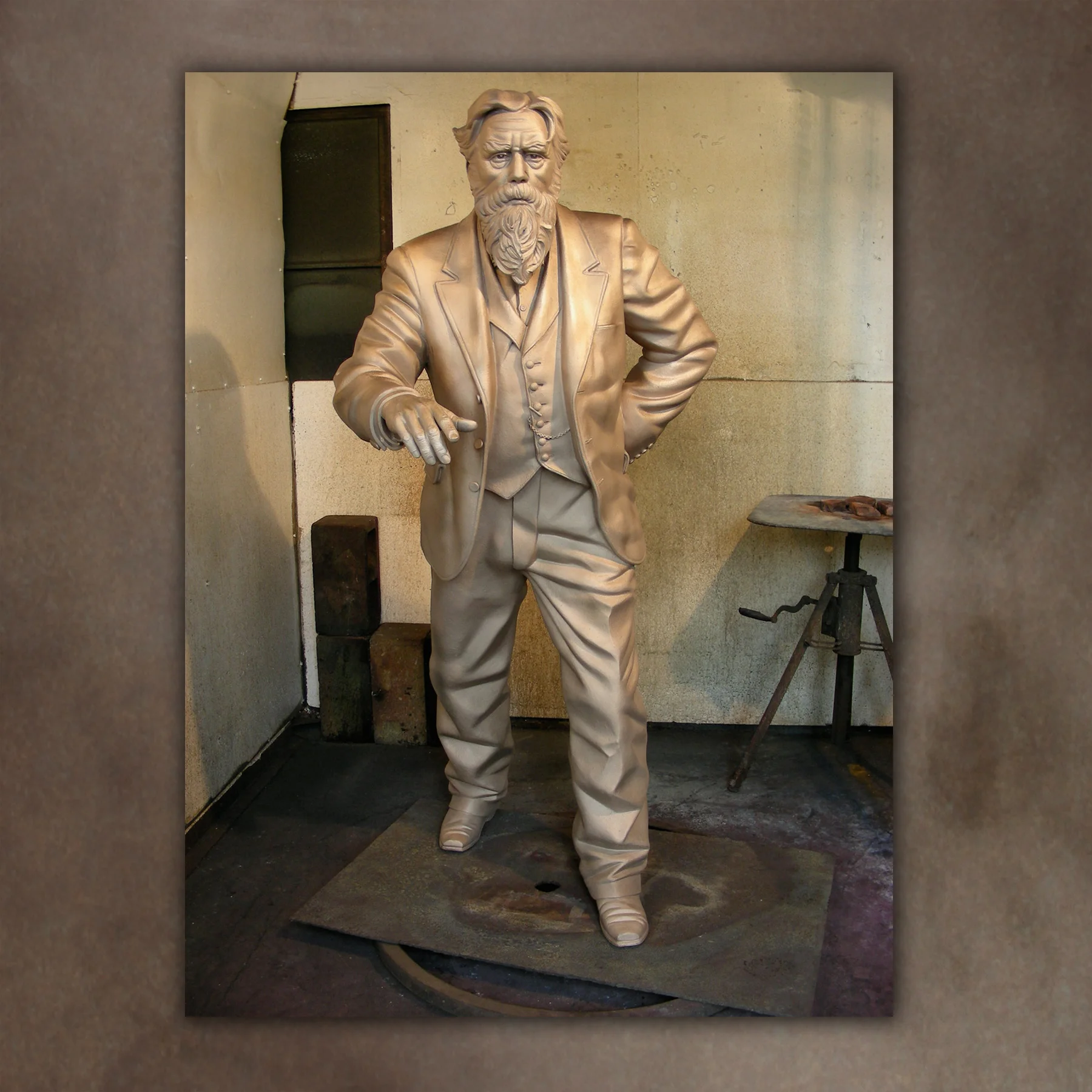 web-sculpt-uscmuy_foundry-2.jpg