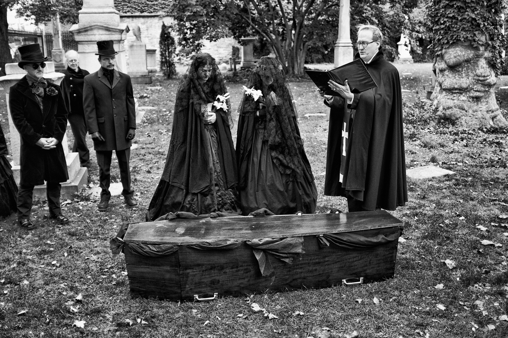Merchant's House funeral reenactment, 2014. (Photo by Nathan Swan: http://nathanswan.com/blog/2014/11/27/funeral-reenactment-for-seabury-tredwell)