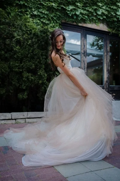 Twirling bridal dress picture