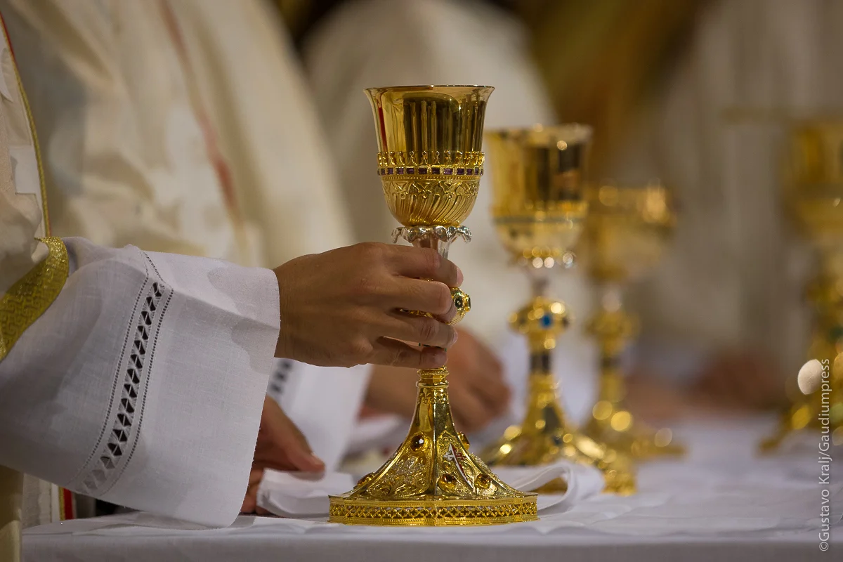 MIsa en la Basilica de los Heraldos del Evangelio - Caieras, Brasil - Foto: Gustavo Kralj/Gaudiumpress