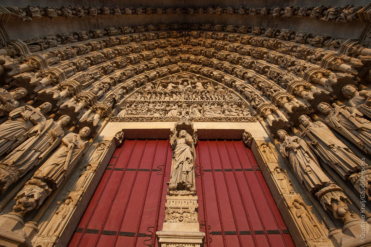 Amiens, Francia: portal de Jesus, 'Le Beau Dieu". Foto: Gustavo Kralj/Gaudiumpress. 
