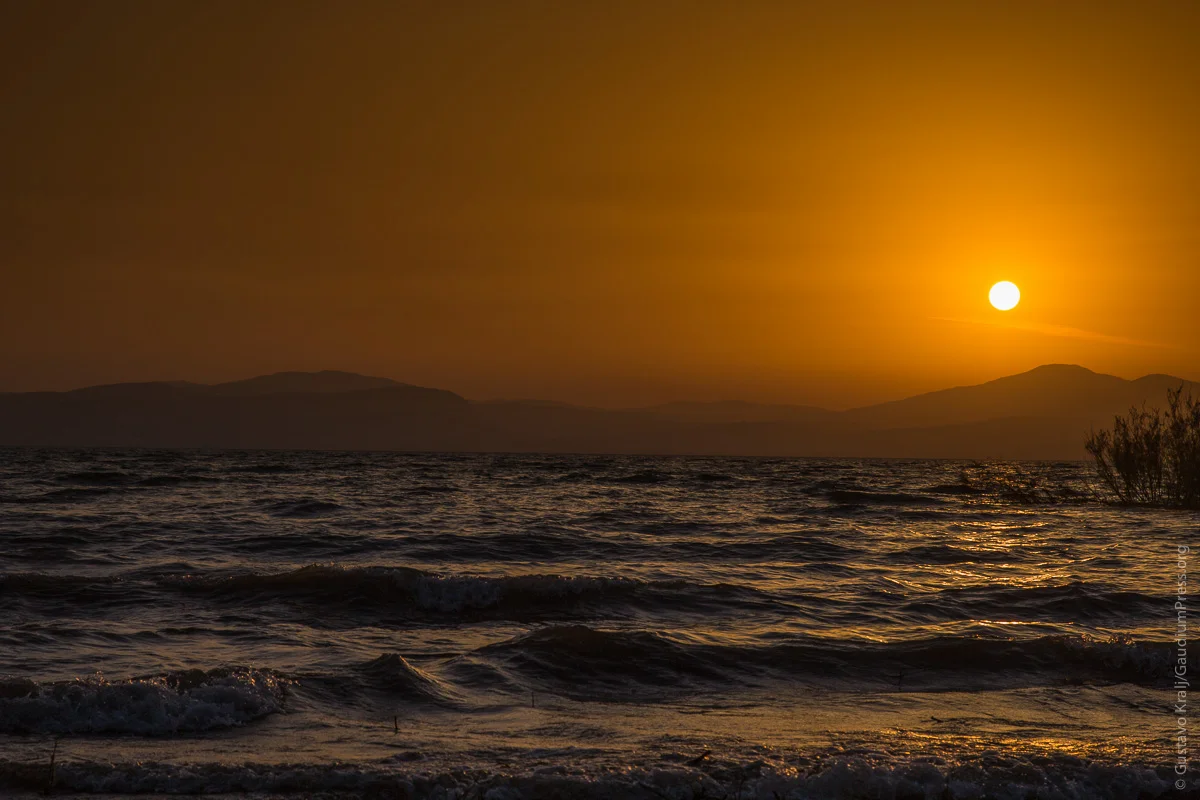Tierra Santa: Atardecer en el Mar de Galilea. Foto: Gustavo Kralj/Gaudiumpress