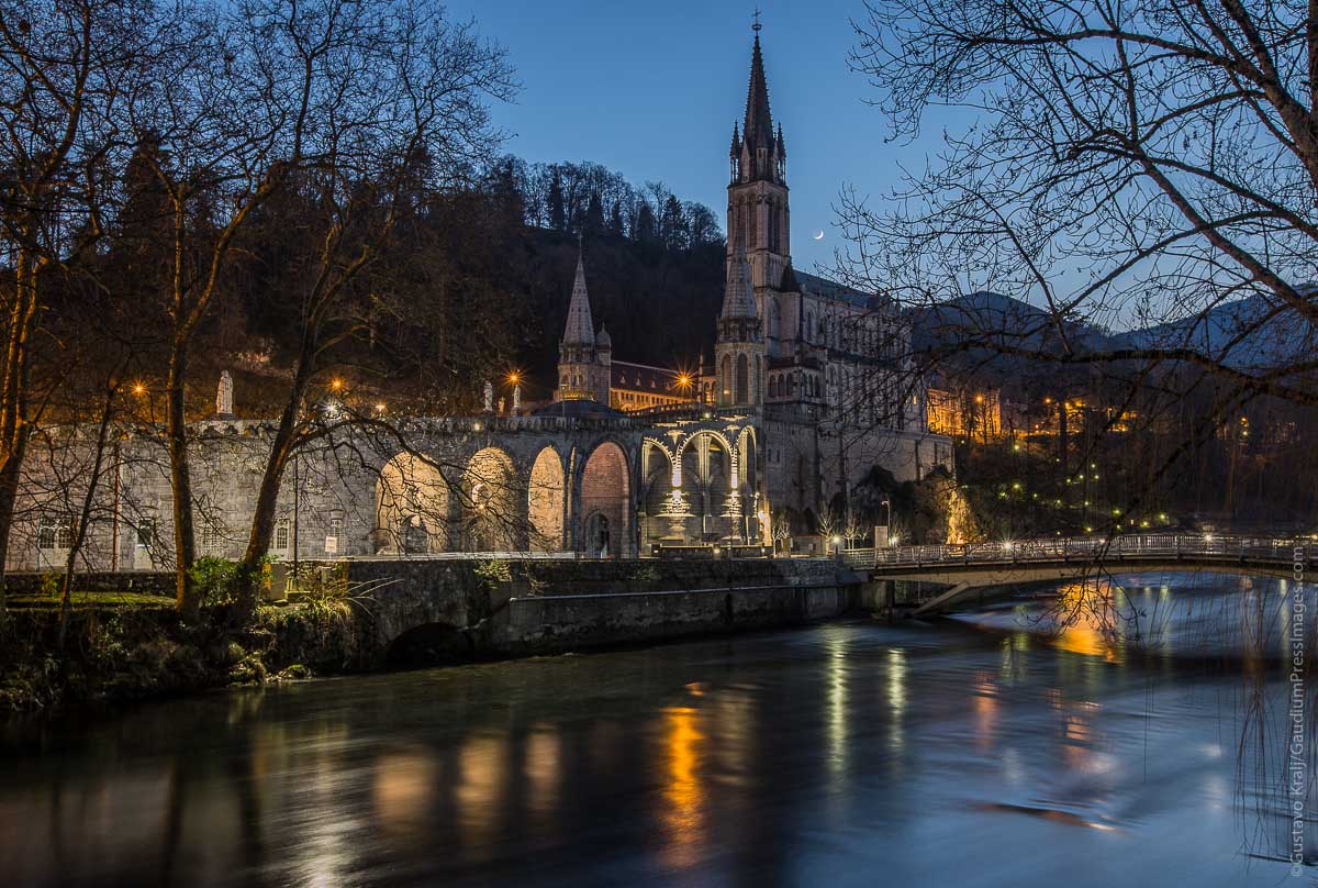 Francia: Santuario de Lourdes y el Rio Gave. Foto: Gustavo Kralj/GaudiumpressImages.com